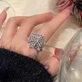Sparkling Flower Rotating Ring – Adjustable Elegant Spinning Ring for Women & Girls, Fashion Jewelry (QUJ-109 ) - Golden